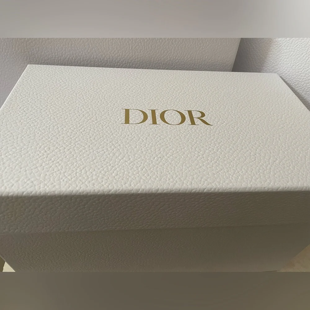 DIOR 2025 IVORY TRAIN CASE New in Dior Gift Box 🎁